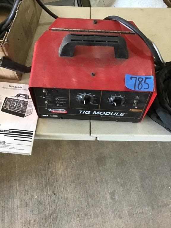 Lot 785: LINCOLN TIG WELDER