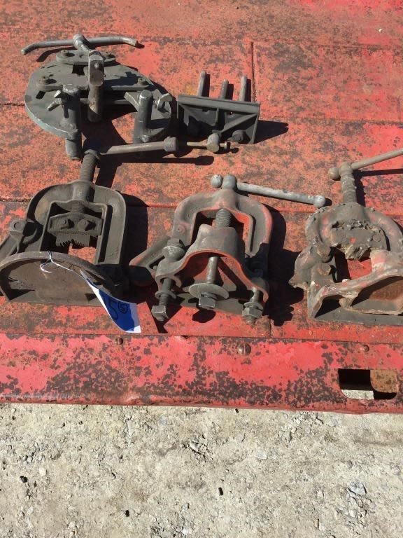 Lot 815: PIPE VISES