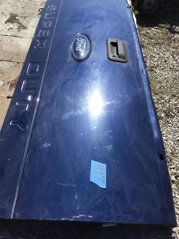 Lot 817: FORD SUPER DUTY TAILGATE. 2013