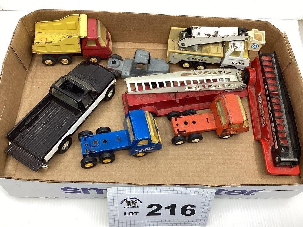 Lot 216: ASSORTMENT OF TRUCKS