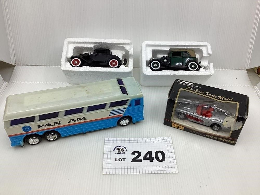 Lot 240: VINTAGE CARS / PAN AM BUS