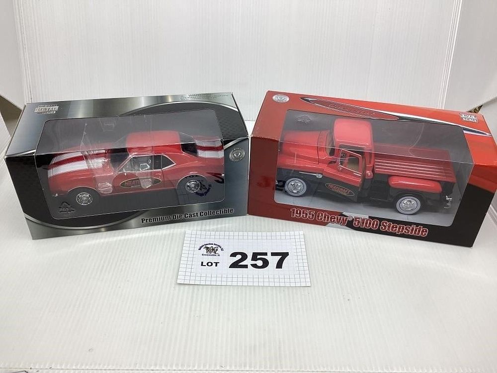 Lot 257: 1:24 SCALE HEATCRAFT CAMARO / 1955 CHEVY 5100