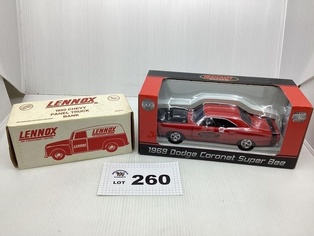Lot 260: LENNOX 1950 PANEL TRUCK BANK / 1:24 SCALE