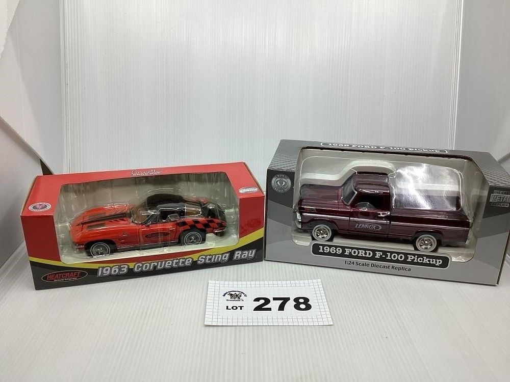 Lot 278: 1:24 SCALE HEATCRAFT 1963 CORVETTE STING RAY /