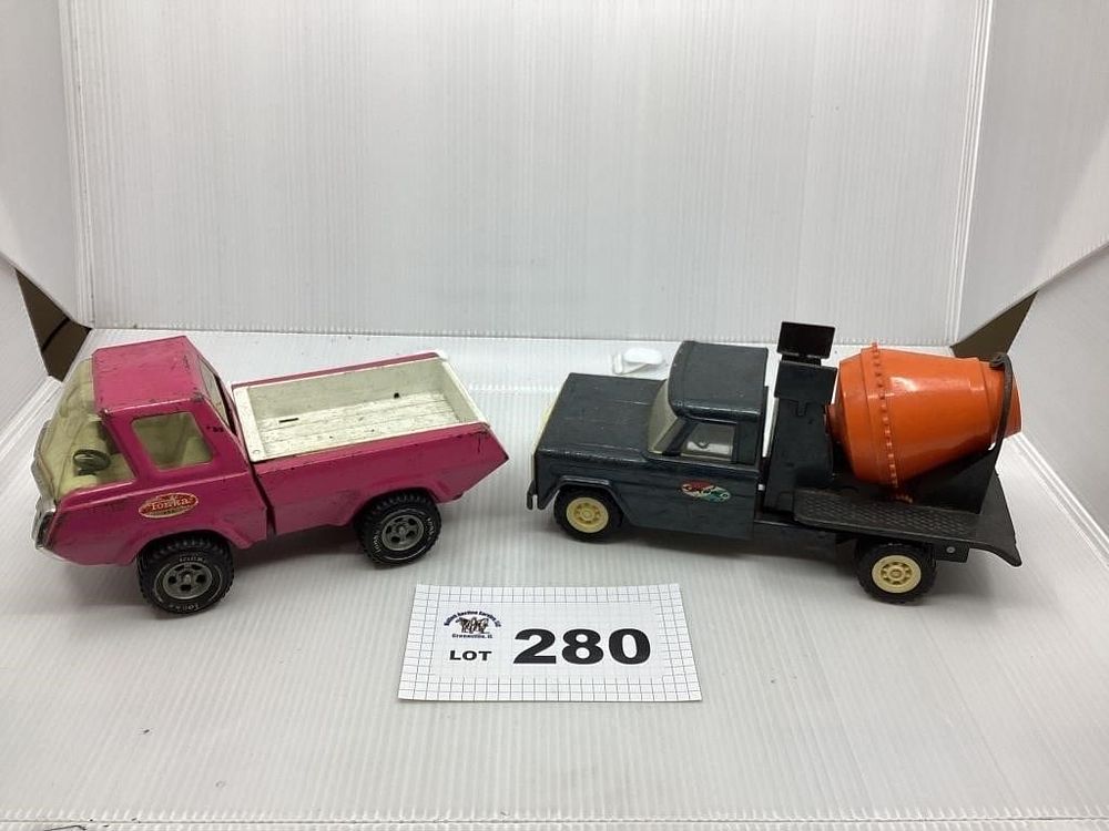 Lot 280: TONKA PINK TRUCK / STRUCTO CONCRETE TRUCK