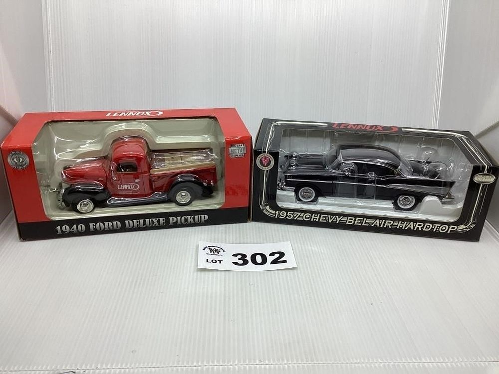 Lot 302: 1:24 SCALE LENNOX 1940 FORD DELUXE PICKUP / 1957