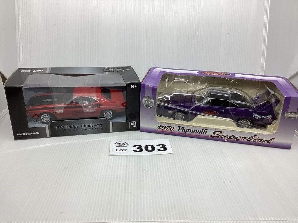 Lot 303: 1:24 SCALE LENNOX 1970 DODGE CHALLENGER /