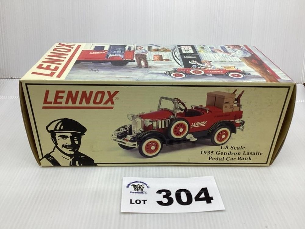 Lot 304: 1:8 SCALE 135 GENDRON LASELLE PEDAL CAR BANK