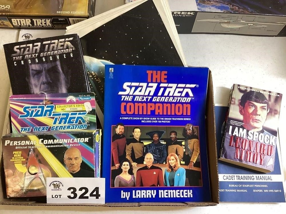 Lot 324: STAR TREK BOOKS