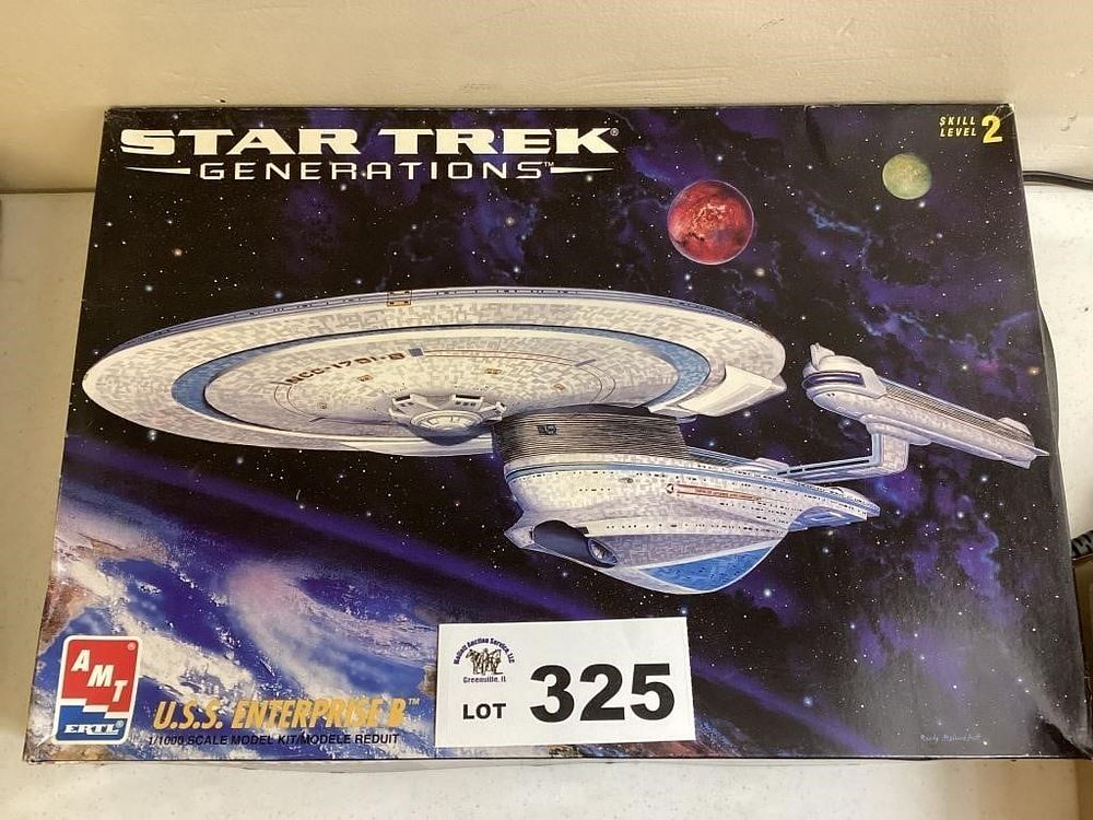Lot 325: STAR TREK GENERATIONS - U.S.S. ENTERPRISE AMT