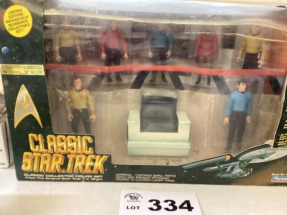 Lot 334: CLASSIC STAR TREK FIGURE SET