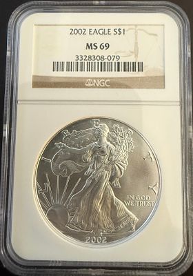 מטבע אונקיית כסף מדורג 69. מטבע איגל 🪙של ארה״ב 🇺🇸 משנת 2002 המטבע במשקל אונקייה חומר ייצור 