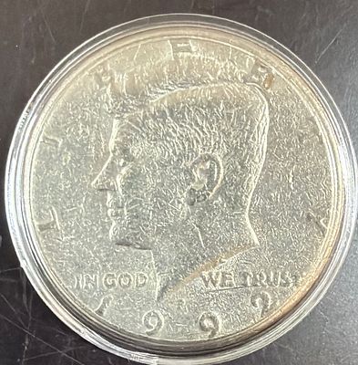 מטבע חצי דולר ארה״ב 🇺🇸 משנת 1992 מגיע בקפסולה