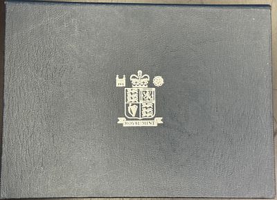 לאוהבי הממלכה הבריטית 🇬🇧 
סט מטבעות ממלכתי של חברת ROYAL MINT 
הסט משנת 1998 
