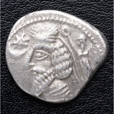 GRECIA ANTIGUA - A&ntilde;o: 2 a C. – 4 d C. Dracma de Fraataces. A&ntilde;o: 2 a C. – 4 d C. Ceca 