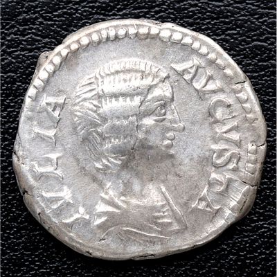 IMPERIO ROMANO - 203. Julia Domna. Denario. Roma. Ag. MBC