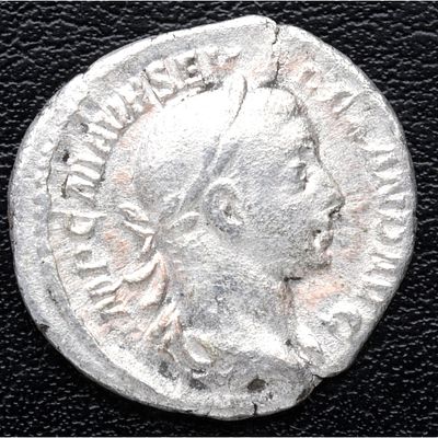 IMPERIO ROMANO - (228 d.C. Roma. (RIC 135). ALEJANDRO SEVERO. Denario. Ag. MBC