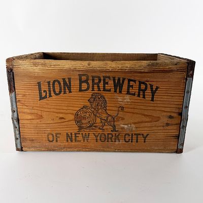 Lion Brewery of New York City Wooden Crate SHARP. Vintage wooden crate from Lion Brewery of New 