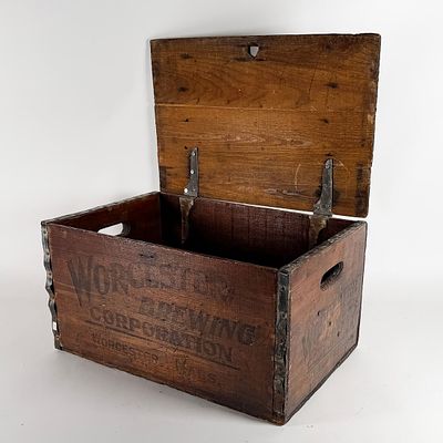 Worcester Brewing Pre-Prohibition Lidded Wooden Crate EXCELLENT. Vintage wooden crate from 