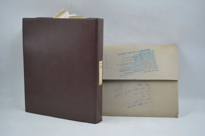 אוסף תצלומים גדולים שחור לבן מצילומיו של צבי באסיי שצילומיו עיטרו ספרים רבים. לפנינו אוסף מרהים 