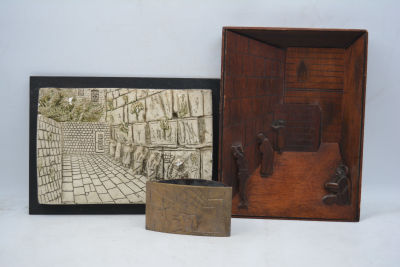 עשרות פריטי מזכרות מהכותל המערבי. פריטי מזכרת רבים עשויים בשלל חומרים עץ, כסף, מתכת, בד, קטיפה 