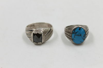 2 טבעות מיוחדות עם אבן. מכסף 925.