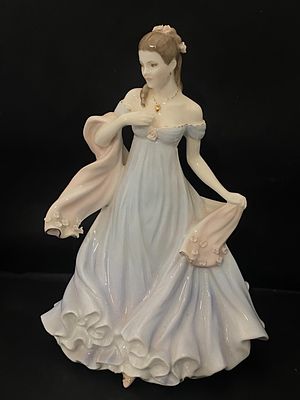 A limited edition Royal Worcester figurine 'With all my Heart' 8578/12500