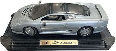 Maisto 1:18 Scale 1992 Jaguar XJ220 Model Vehicle