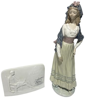 Lladr&oacute; Porcelain Figurine Sincerity No. 5553 and Collectors Society Plaque. 33cm tall. 