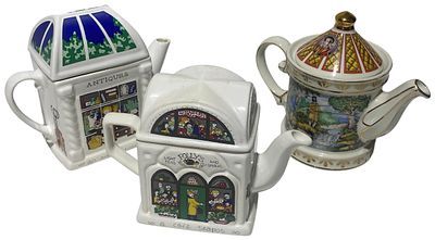 A Trio of English Ceramic Novelty Teapots by Sadler and Wade, No shipping