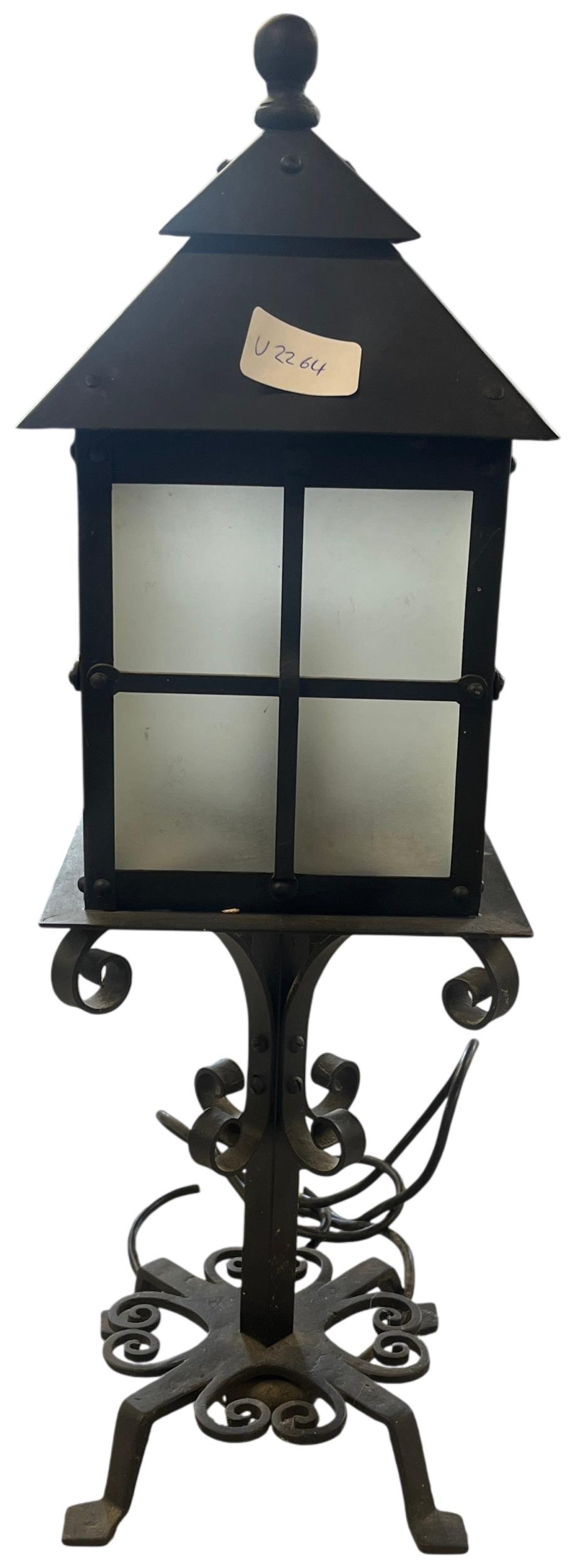 Lot 552
