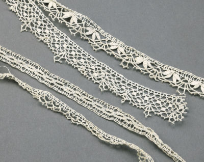 Кружева комплект 4 вида (7 отрезов). Италия, середина 20 века 
Машинная, фабричная вязка 