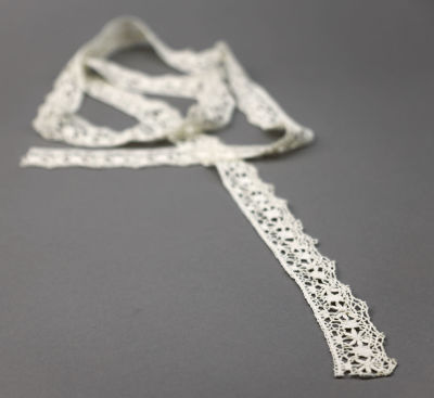 Вологодское кружево. СССР, середина 20 века 
Машинная вязка, Небеленая хлопчатобумажная нить. 