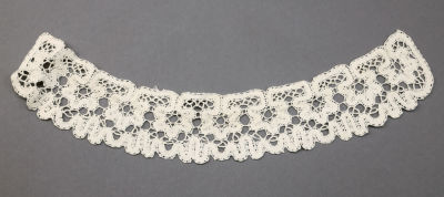 Воротник от платья или блузы. Вязание на коклюшах. СССР, середина 20 века. 
Нить х/б, 