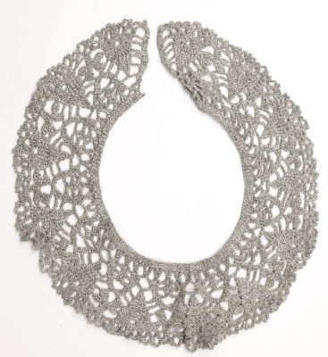 Кружевной воротничок. СССР, середина 20 века 
Машинная вязка, полушерстяная нить 