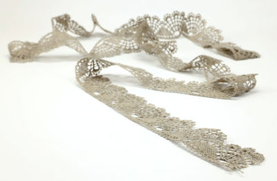 Вологодское кружево. СССР, середина 20 века. 
Машинная вязка с добавлением люрексной 