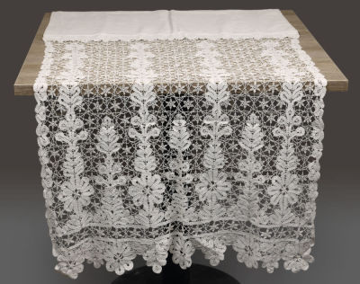 Льняная занавесь на кольцах с отделкой кружевом. СССР, середина 20 века.