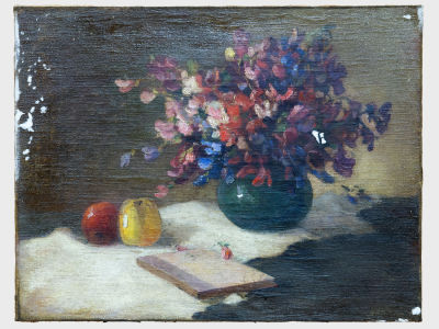 Неизвестный художник. Картина &laquo;Натюрморт с книгой и цветами&raquo;, начало-середина XX в. 
Размер: 