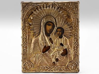 Икона Божией Матери &laquo;Смоленская&raquo; под латунным окладом. Центральная Россия. Последняя треть XIX 