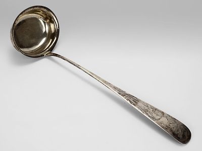 Половник с цветочной гравировкой в стиле Модерн. Германия, HANSOHM, начало ХХ века. 
Серебро 