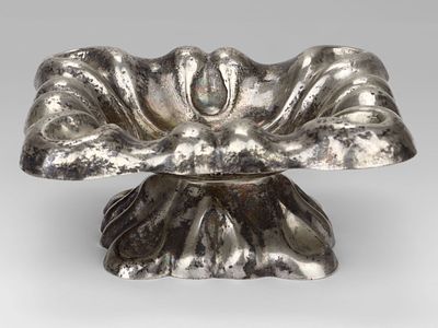 Солонка в стиле Ар деко. Австрия, Вена, 1922-1945 годы. 
Серебро 800 пробы, штамп. 
Клеймо: 