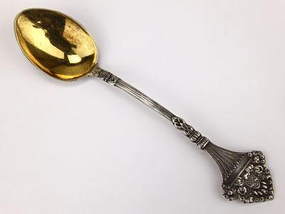 Кофейная ложечка с навершием в виде рога изобилия. СССР, Московская ювелирно-часовая фабрика 