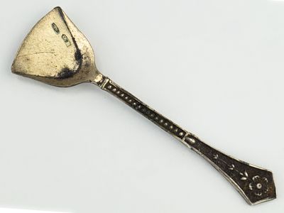 Ложка для соли в виде совочка. Серебро. Бакинская ювелирная фабрика, 1950-е гг. 
Серебро 875 