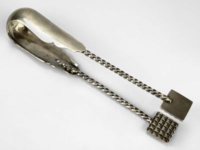 Шипы для сахара. Москва, Российская Империя, 1860-е годы. 
Серебро 84 пробы, литье. 
Вес 56 