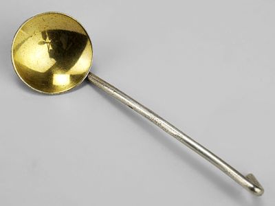 Ложка для соли. Серебро. Московская ювелирно-часовая фабрика, Москва, 1954 год. 
Серебро 875 