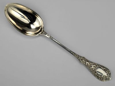 Чайная ложка. П.А. Овчинников, Российская Империя, Москва, конец XIX века. 
Серебро 84 пробы, 
