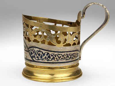 Подстаканник. Кубачинский художественный комбинат, СССР, 1970-е гг. 
Серебро 875 пробы 