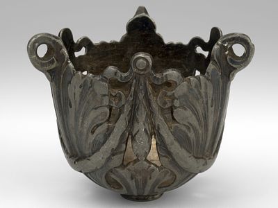 Лампада. Хеннеберг в Варшаве, Россия, конец XIX века. 
Медный сплав, серебрение. 
Высота 6,5 