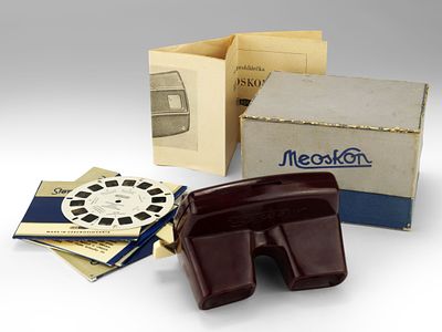 Меоскоп (стереоскоп). Meopta, Чехословакия, 60-е годы ХХ века. 
Карболит, металл, 