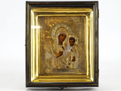 Икона "Богородица Иверская" в киоте. Оклад сребро 84 пробы. Мастер Волков Селивестр 